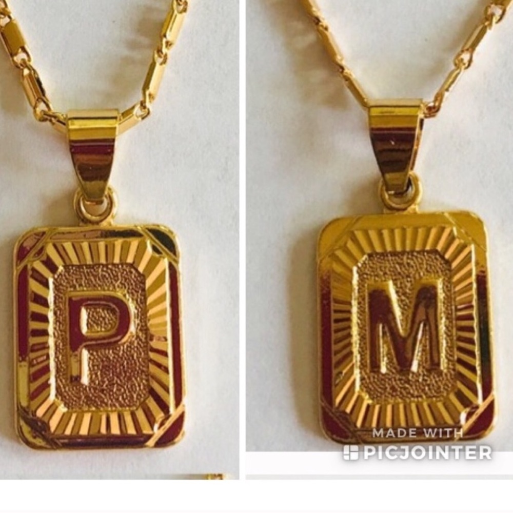 18k Gold Plated Letters pendant w. chain - Picture 6 of 7